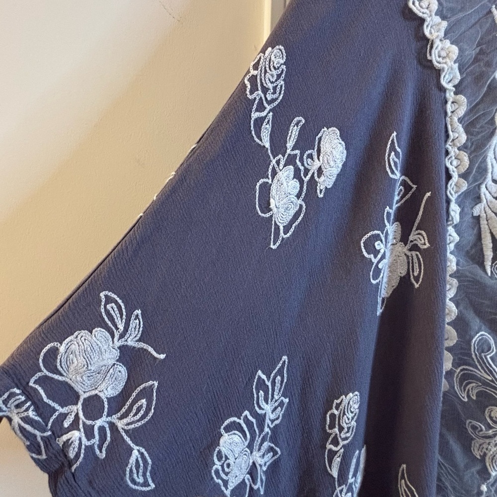 Umgee Tunic Top Blouse Lavender Purple White Embroidery bohemian boho Med. Large - Picture 7 of 9